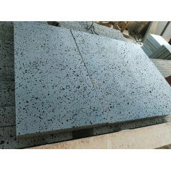 top Grigio scuro levigato pietra lavica tile hainan basalto in vendita
